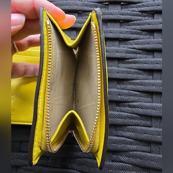 FURLA 💛 Camelia Compact Wallet Canary - Picture 6 of 11